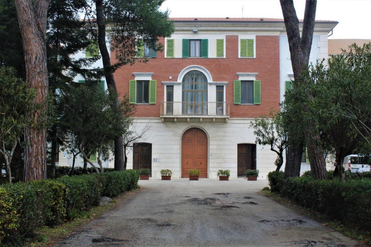 Ostello E Camere Private Prima Luce Foresteria Giulianova Exterior photo