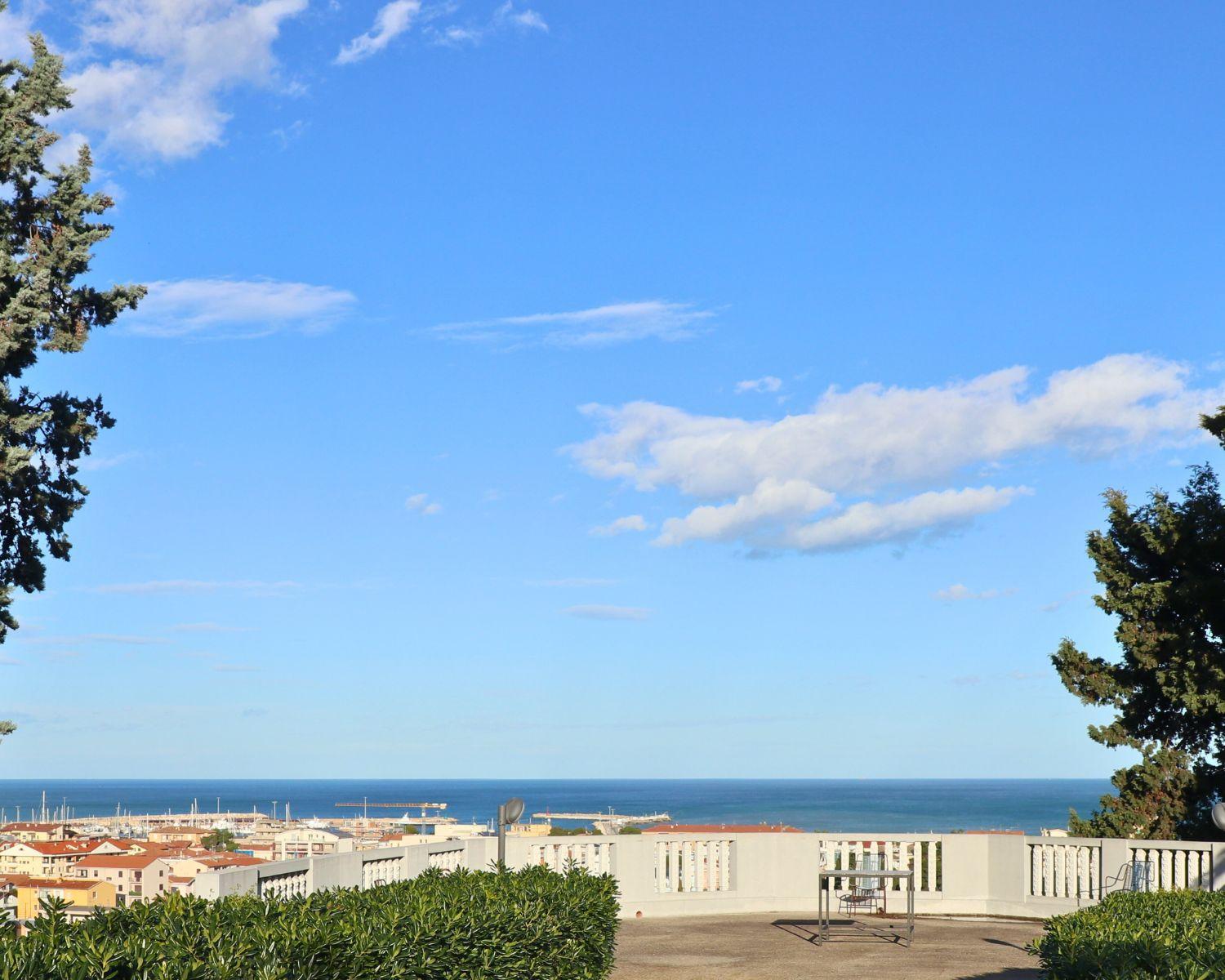 Ostello E Camere Private Prima Luce Foresteria Giulianova Exterior photo